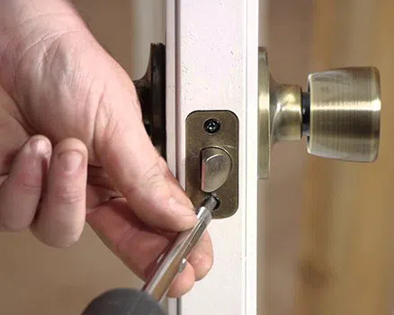 Neighborhood Locksmith Store San Diego, CA 619-824-3408 - expert-locksmith