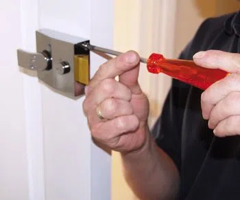 Neighborhood Locksmith Store San Diego, CA 619-824-3408 - lock-locksmith